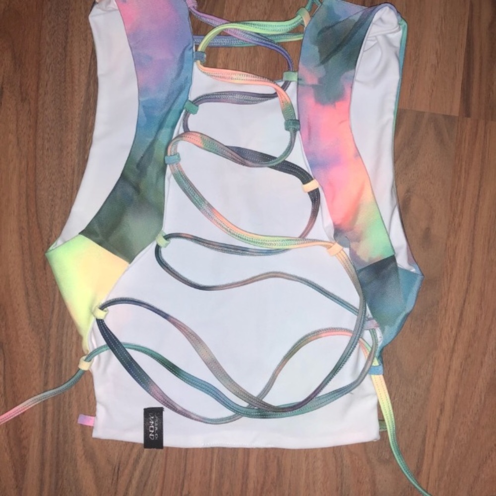 ❌SOLD❌ LBD Sidewinder Top in Confection & White - Picture 4 of 4